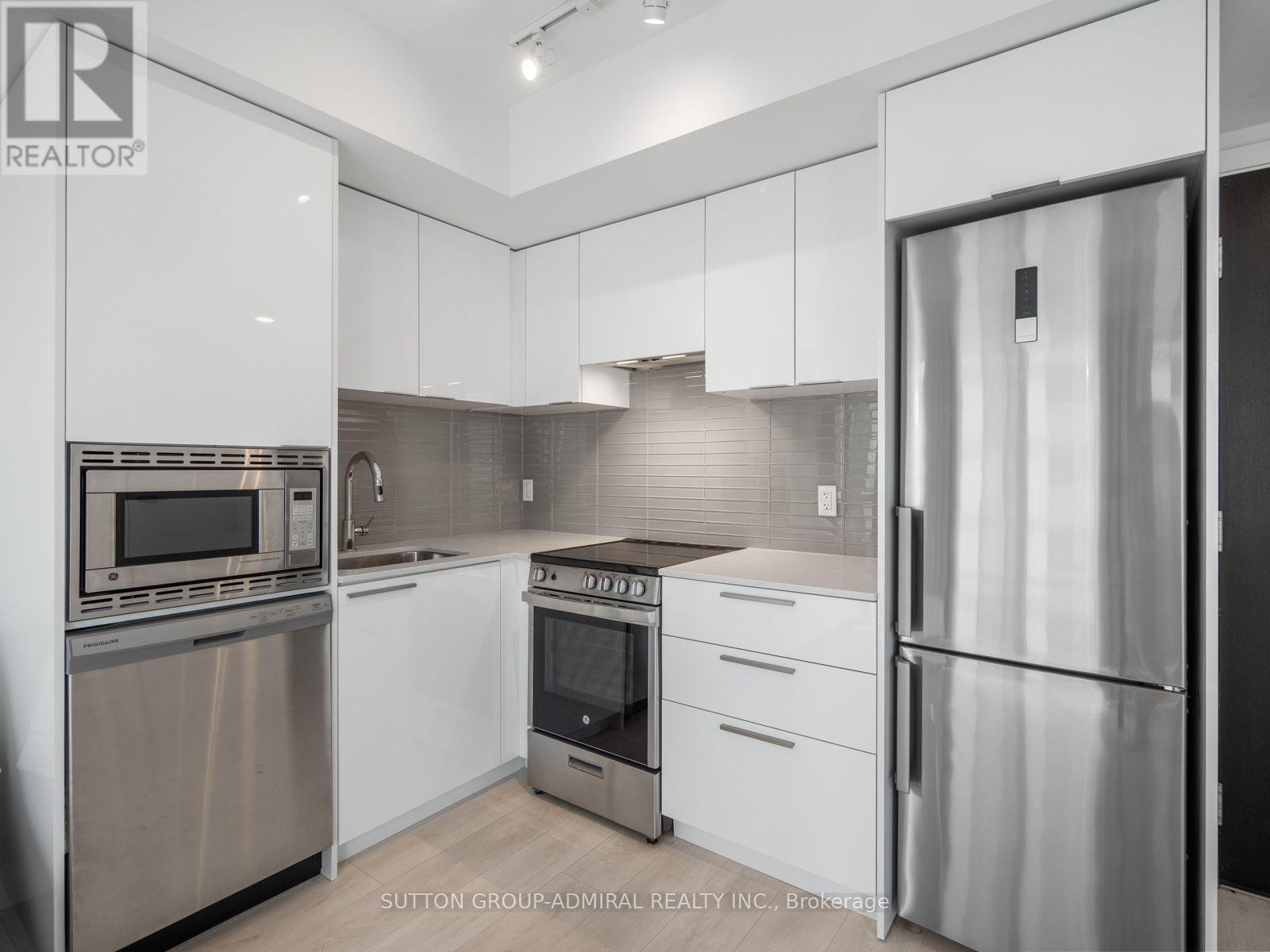 #1404 18 MAITLAND TERRACE - Image 9