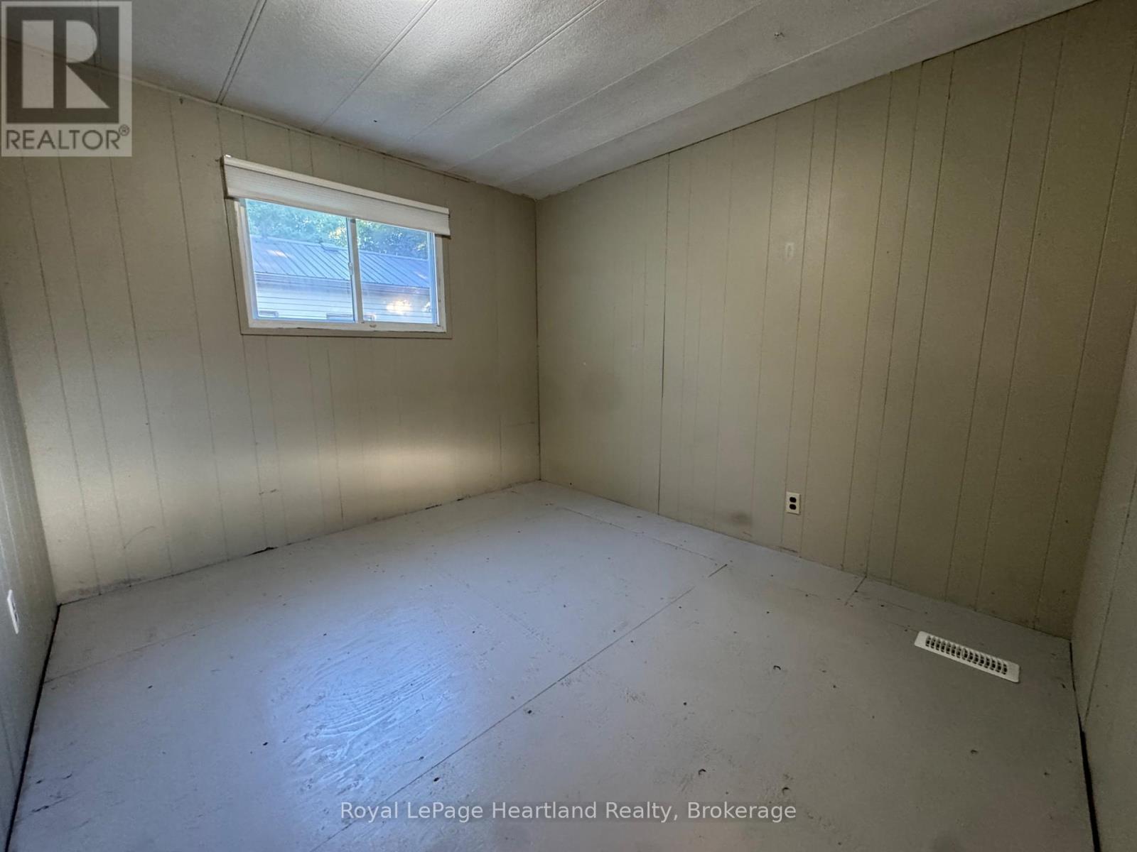 4 TRAILER PARK ROAD - 13