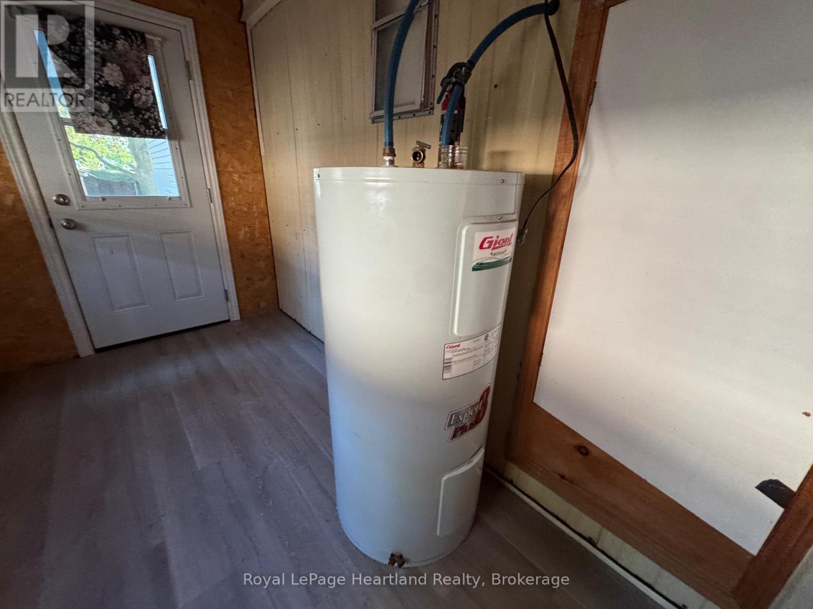 4 TRAILER PARK ROAD - 17
