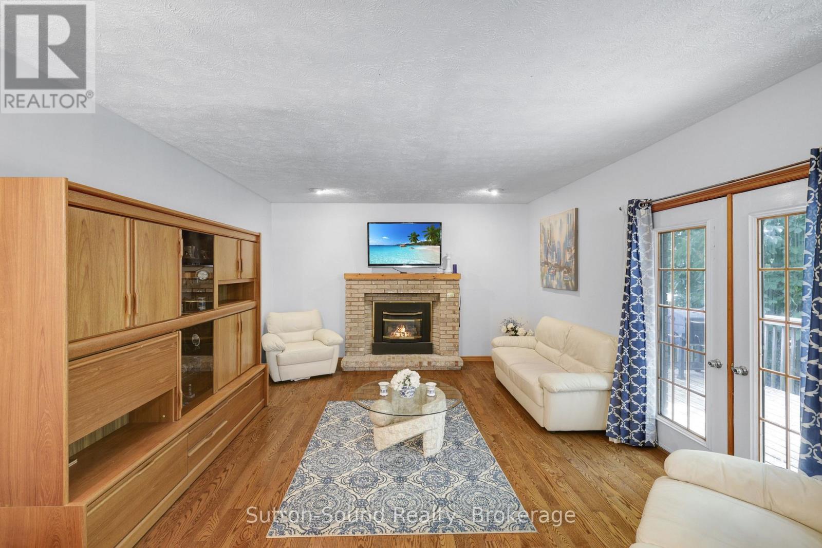 460 8TH AVENUE E - 14