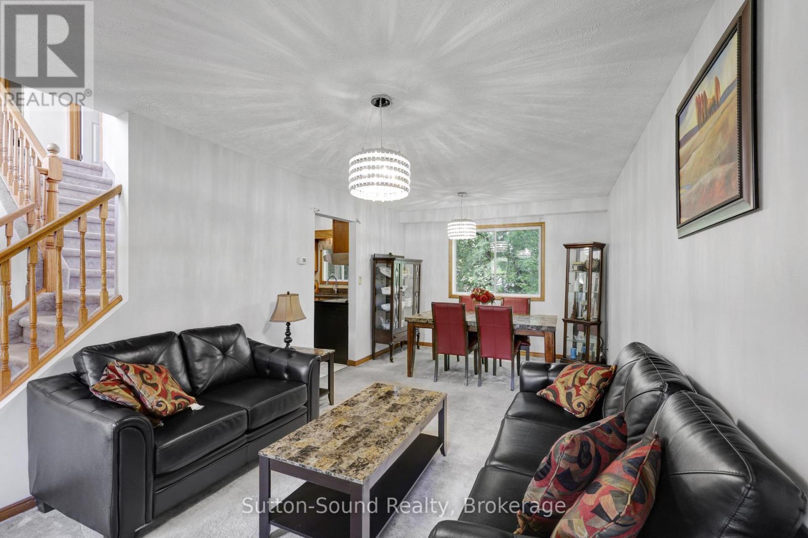 460 8TH AVENUE E - 17