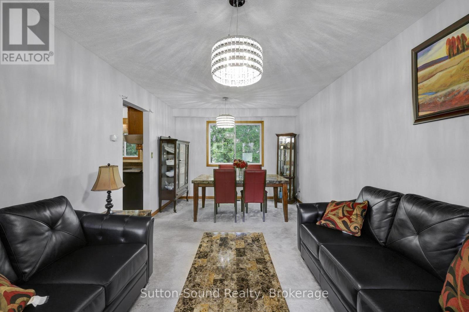 460 8TH AVENUE E - 19