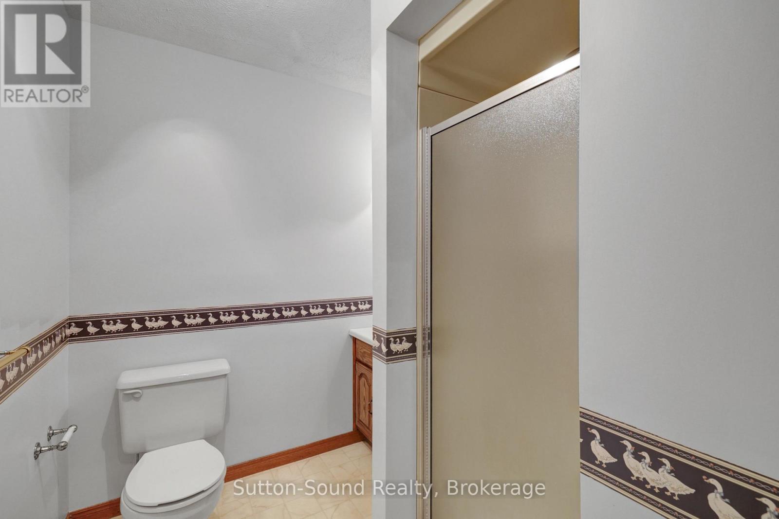 460 8TH AVENUE E - 38