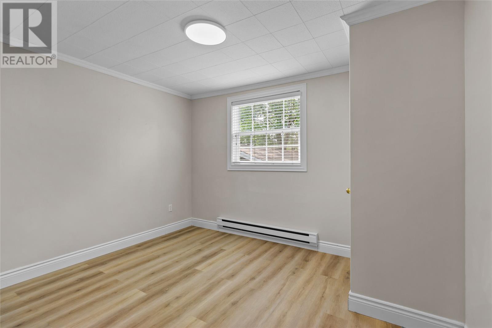33 Sunrise Avenue - Image 13