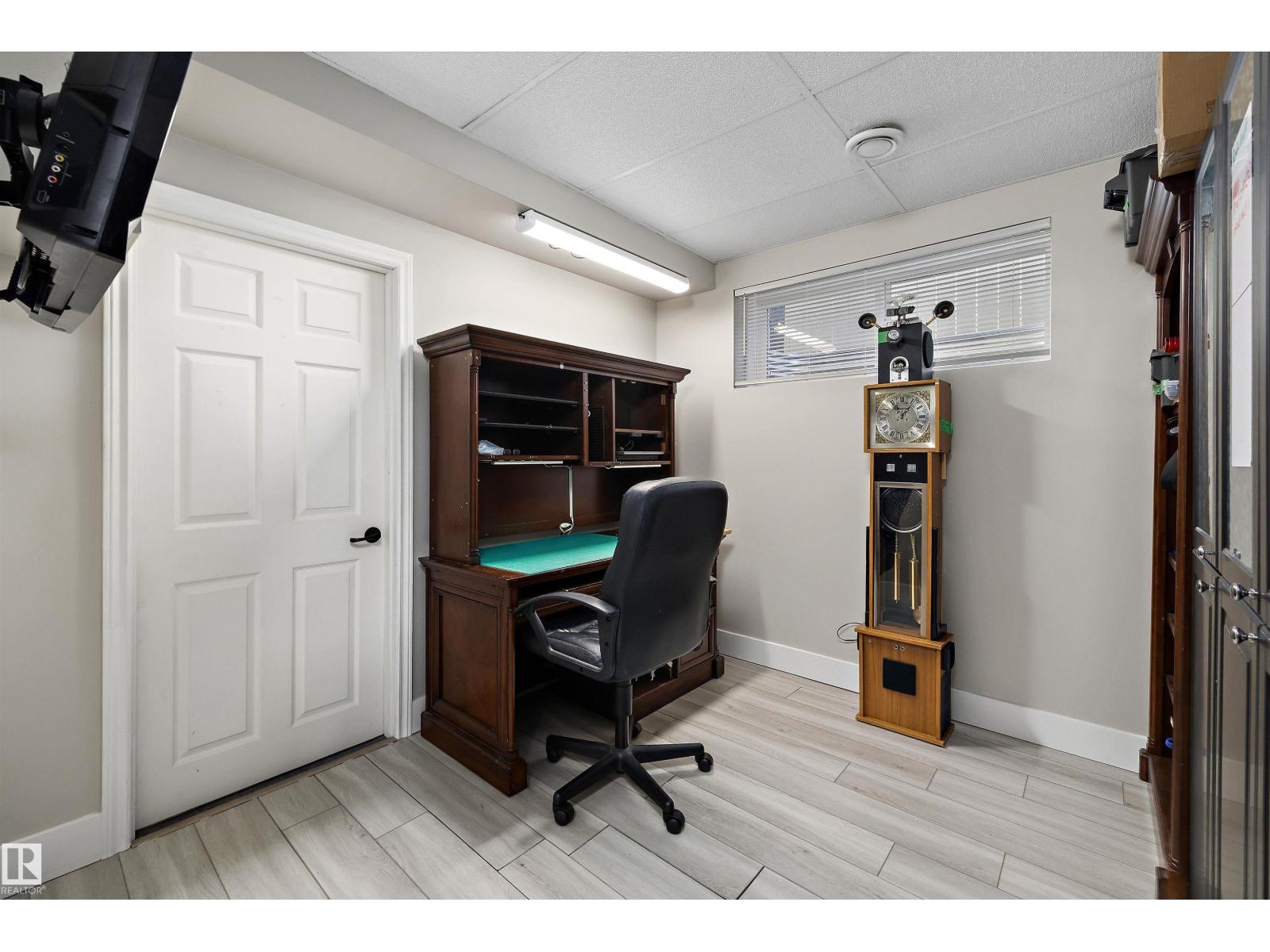 533 STEWART CR SW - 30