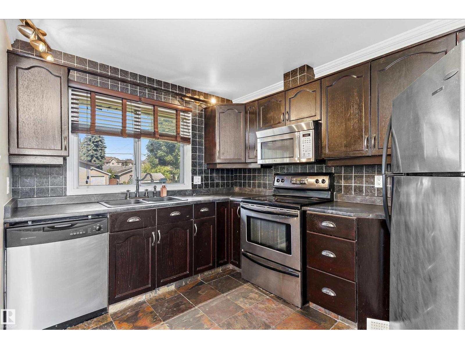 8936 154 ST NW - 13