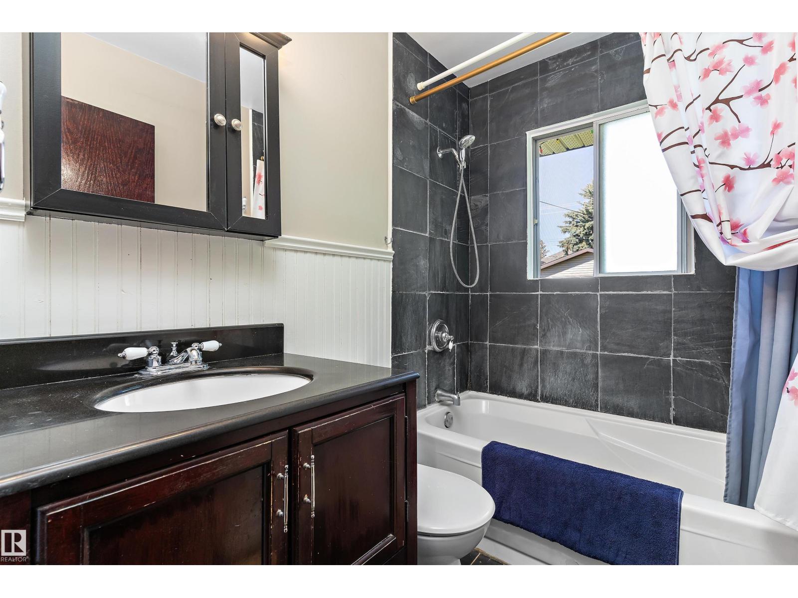 8936 154 ST NW - 18