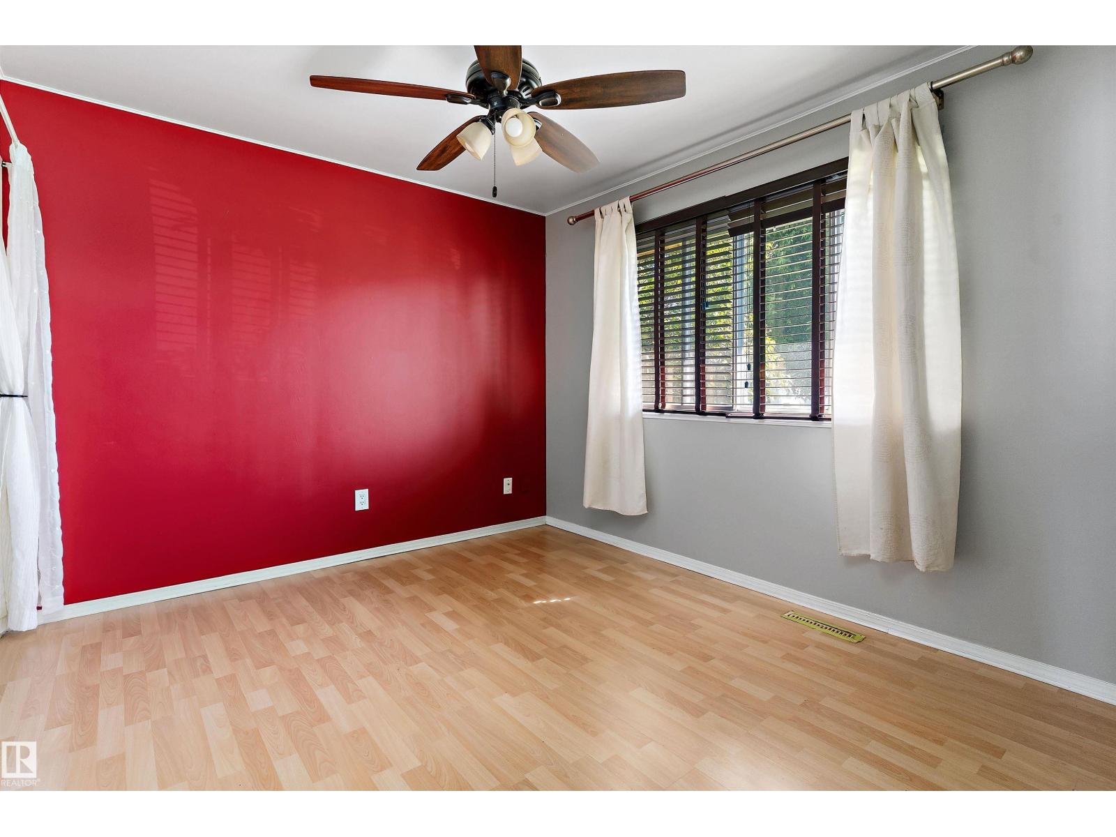 8936 154 ST NW - 19