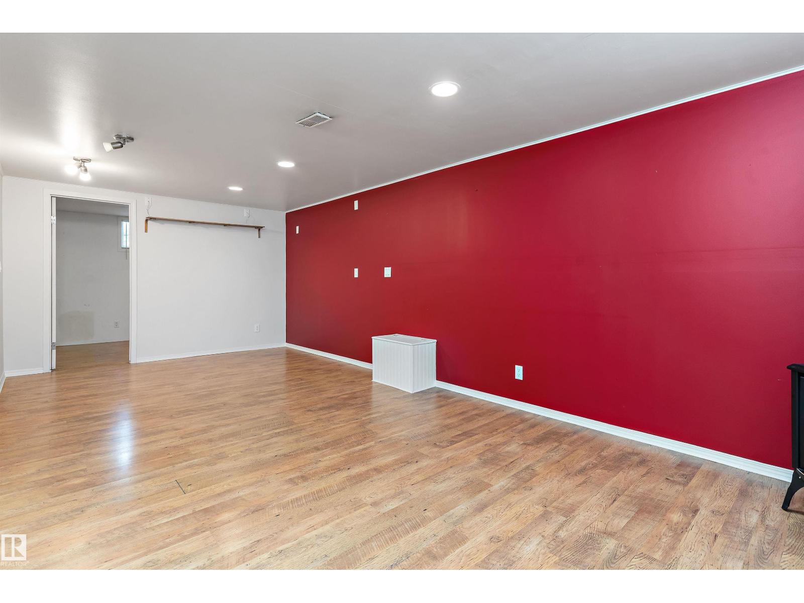 8936 154 ST NW - 24
