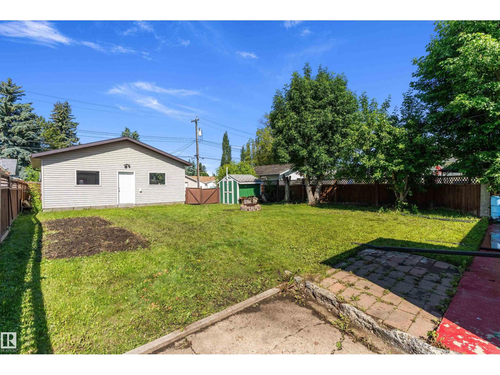 8936 154 ST NW - 29