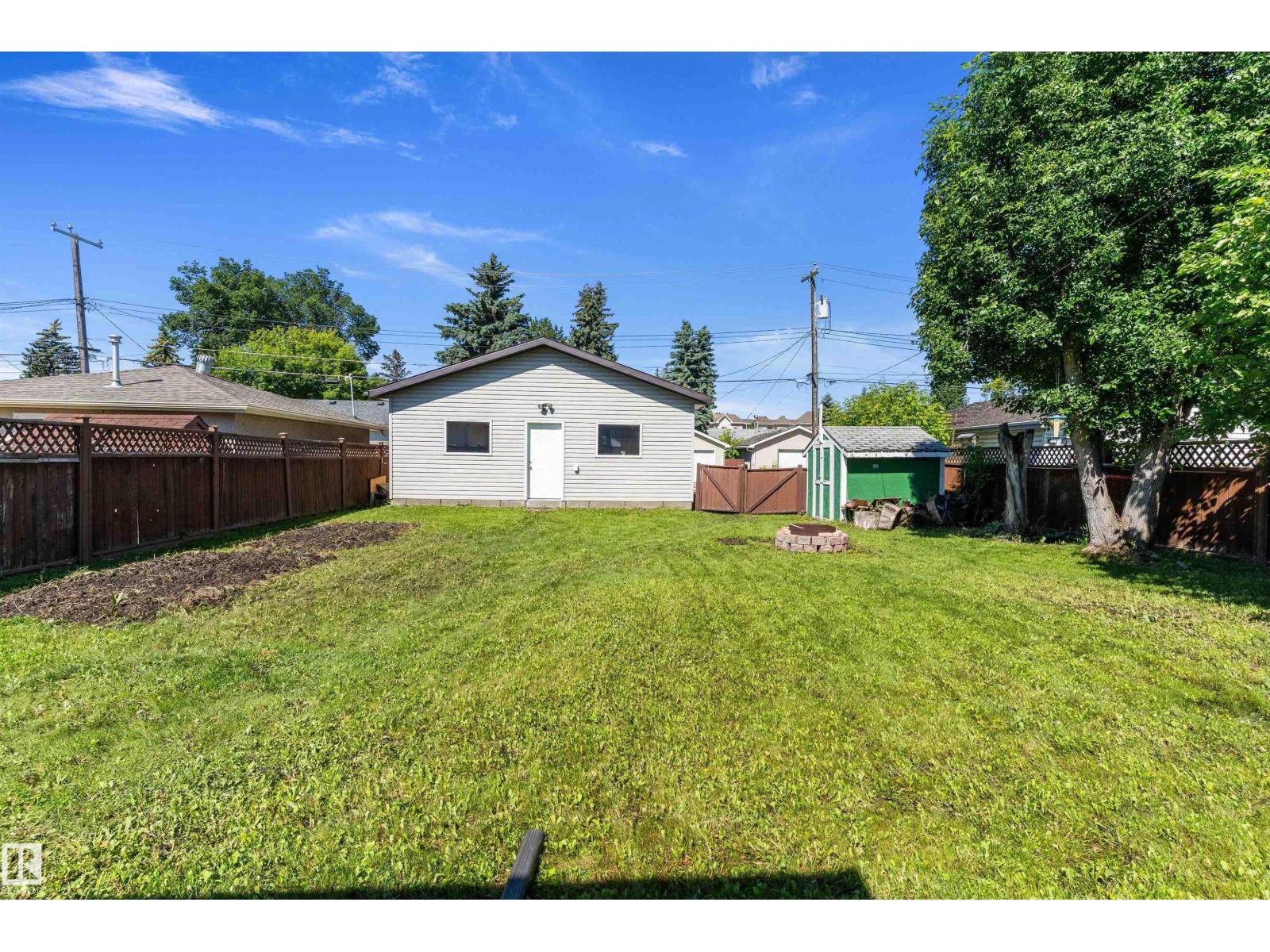 8936 154 ST NW - 30