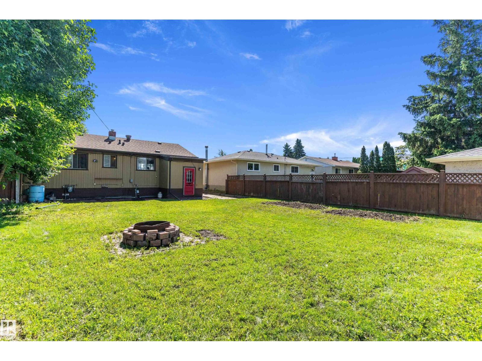 8936 154 ST NW - 33