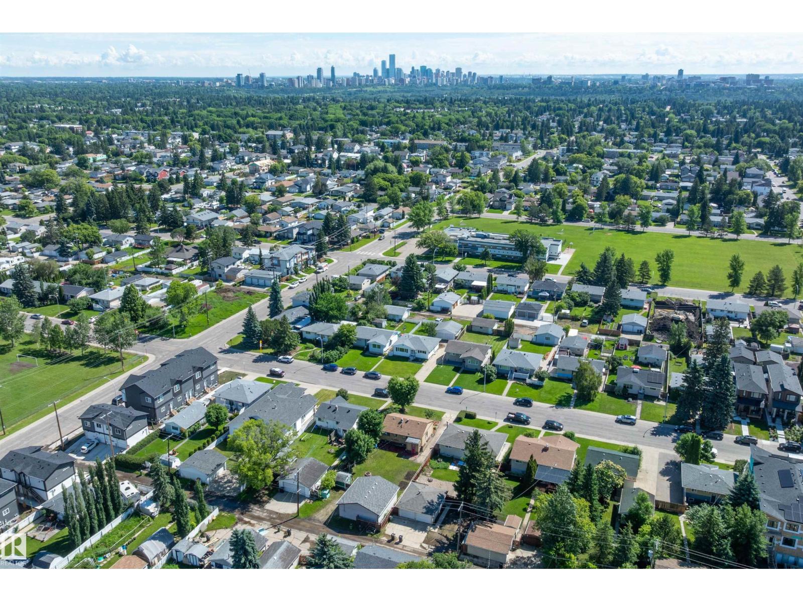 8936 154 ST NW - 39