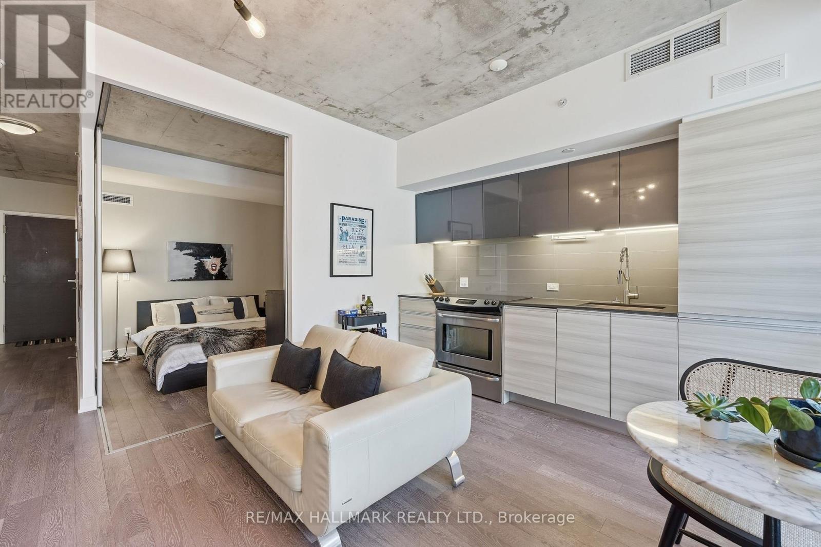 #323 1190 DUNDAS STREET E - 1