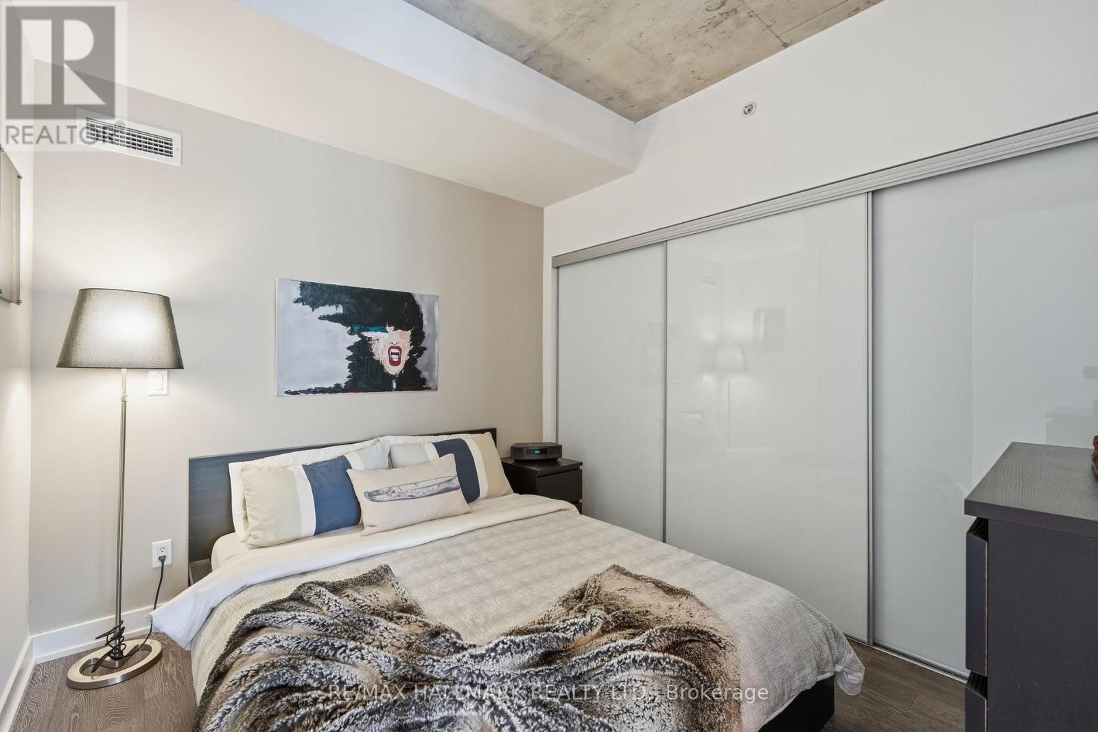 #323 1190 DUNDAS STREET E - 5