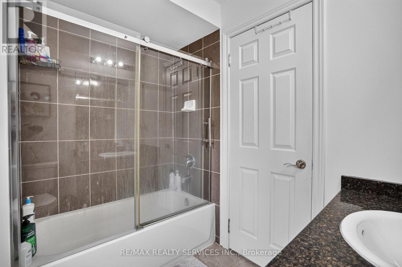 92 SNOWLING DRIVE - 19