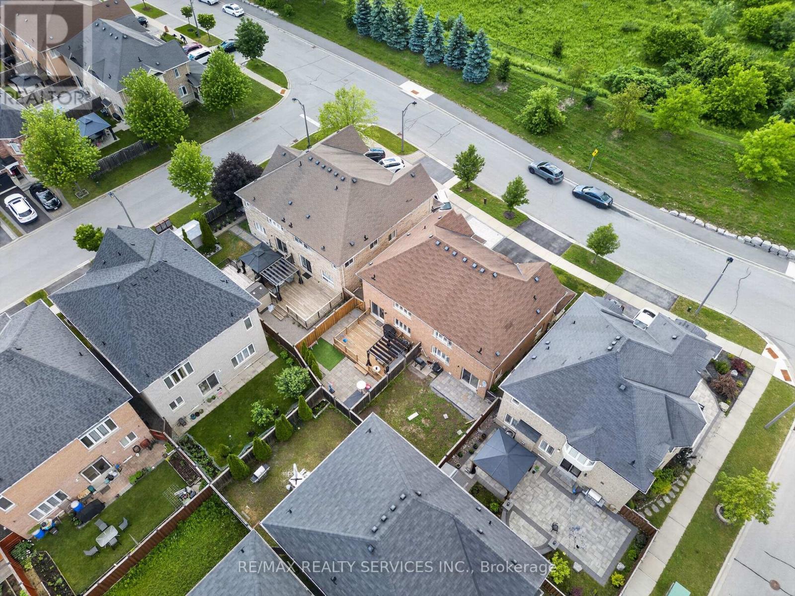 92 SNOWLING DRIVE - 40