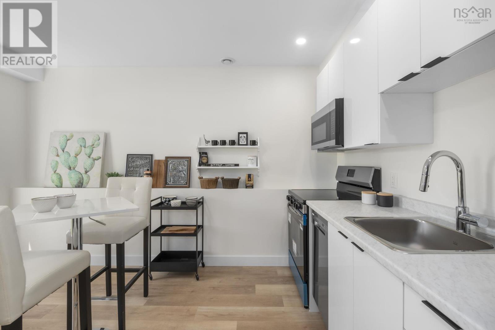 42 Berm Street - 40