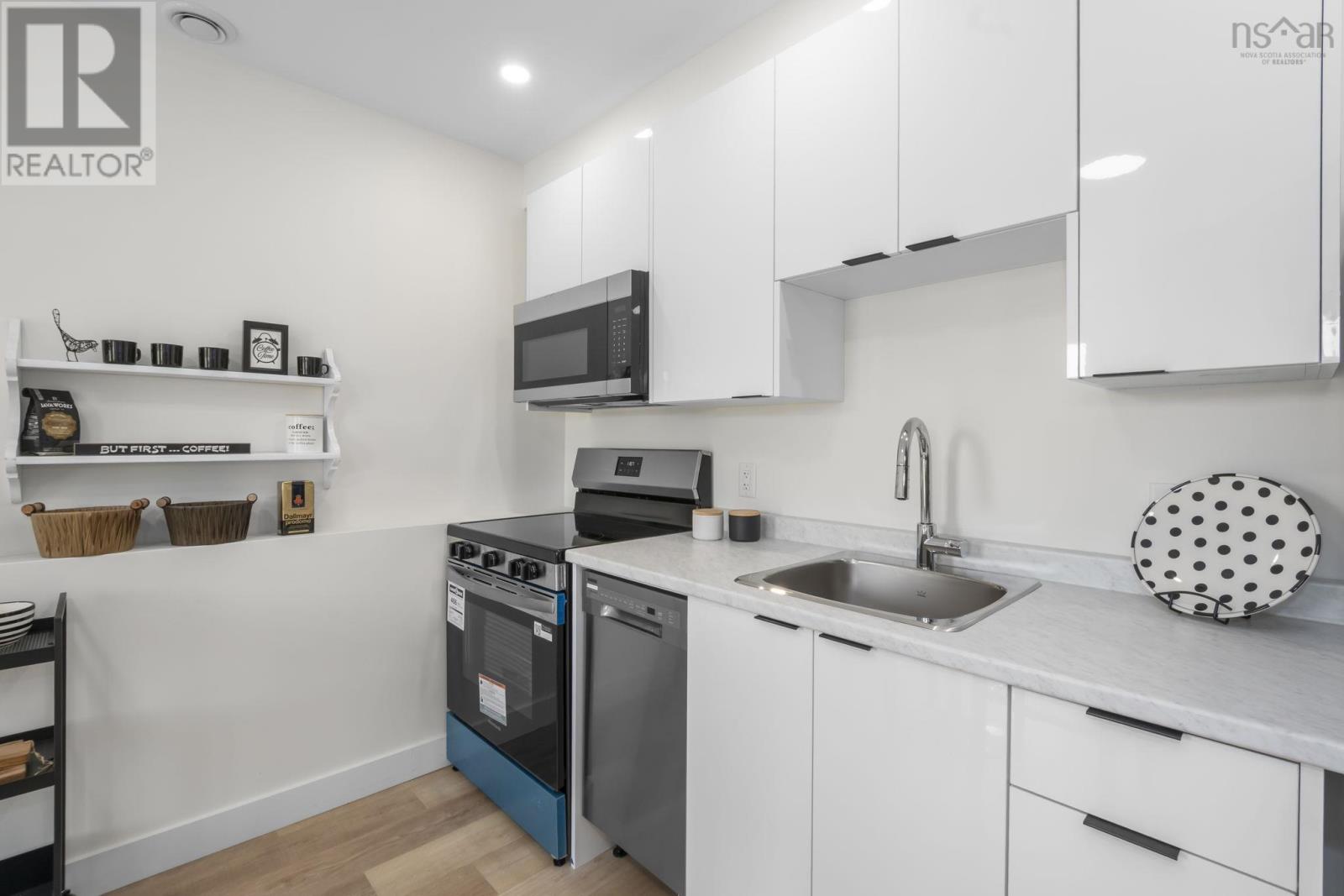 42 Berm Street - 41