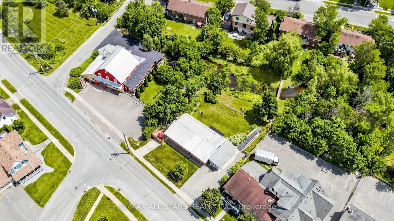 43 TORONTO STREET N - 32