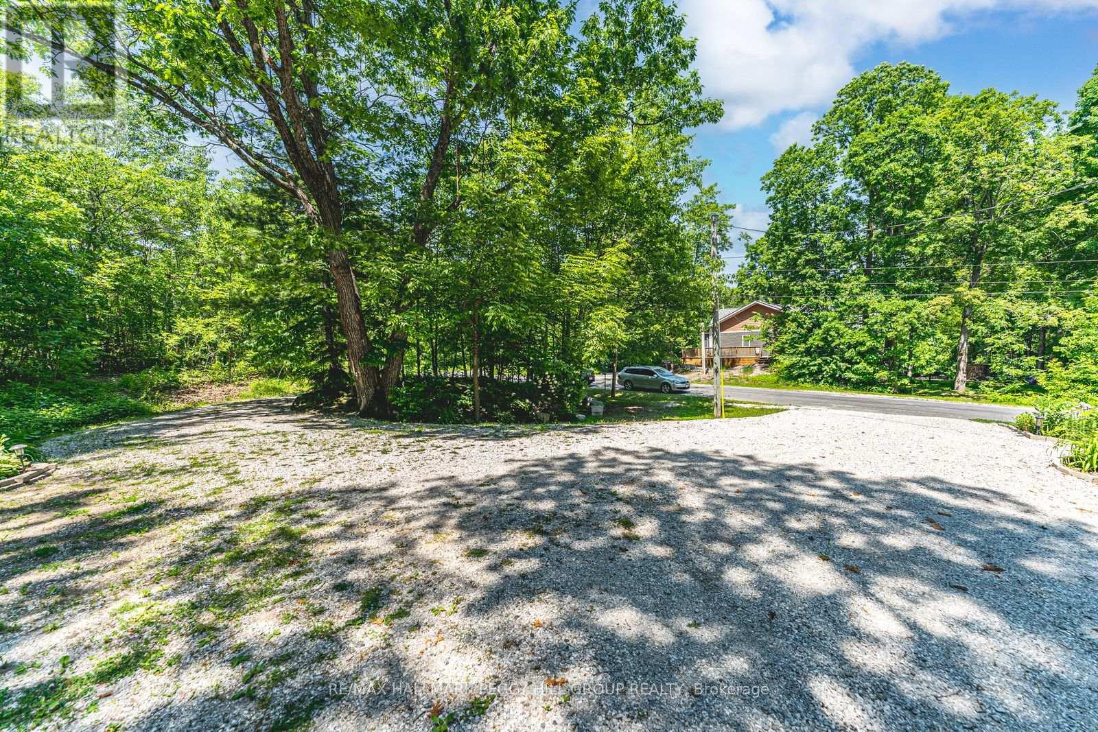 7498 ISLAND CRESCENT - 17