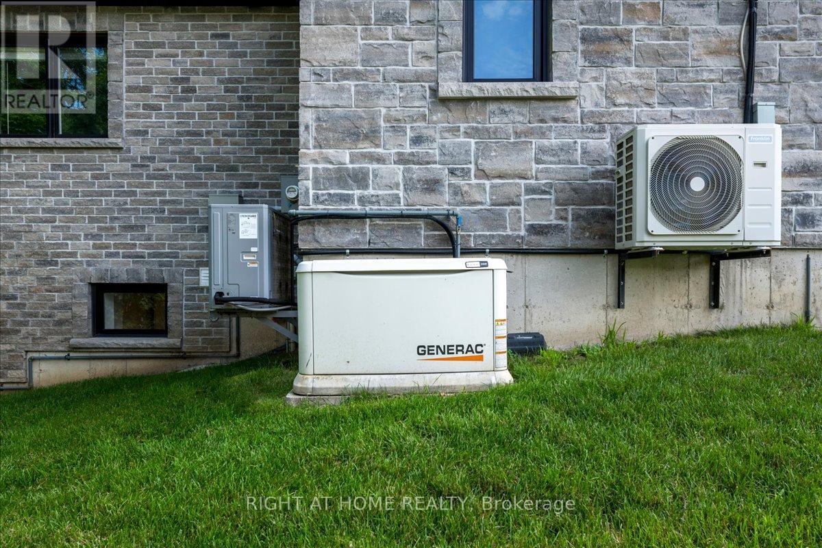 8 LLOYD COOK DRIVE W - Image 48