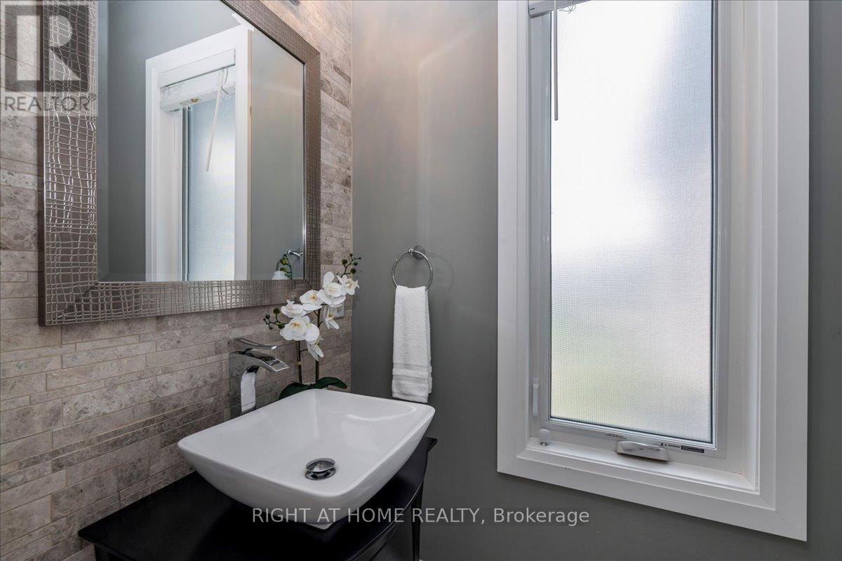 8 LLOYD COOK DRIVE W - Image 6