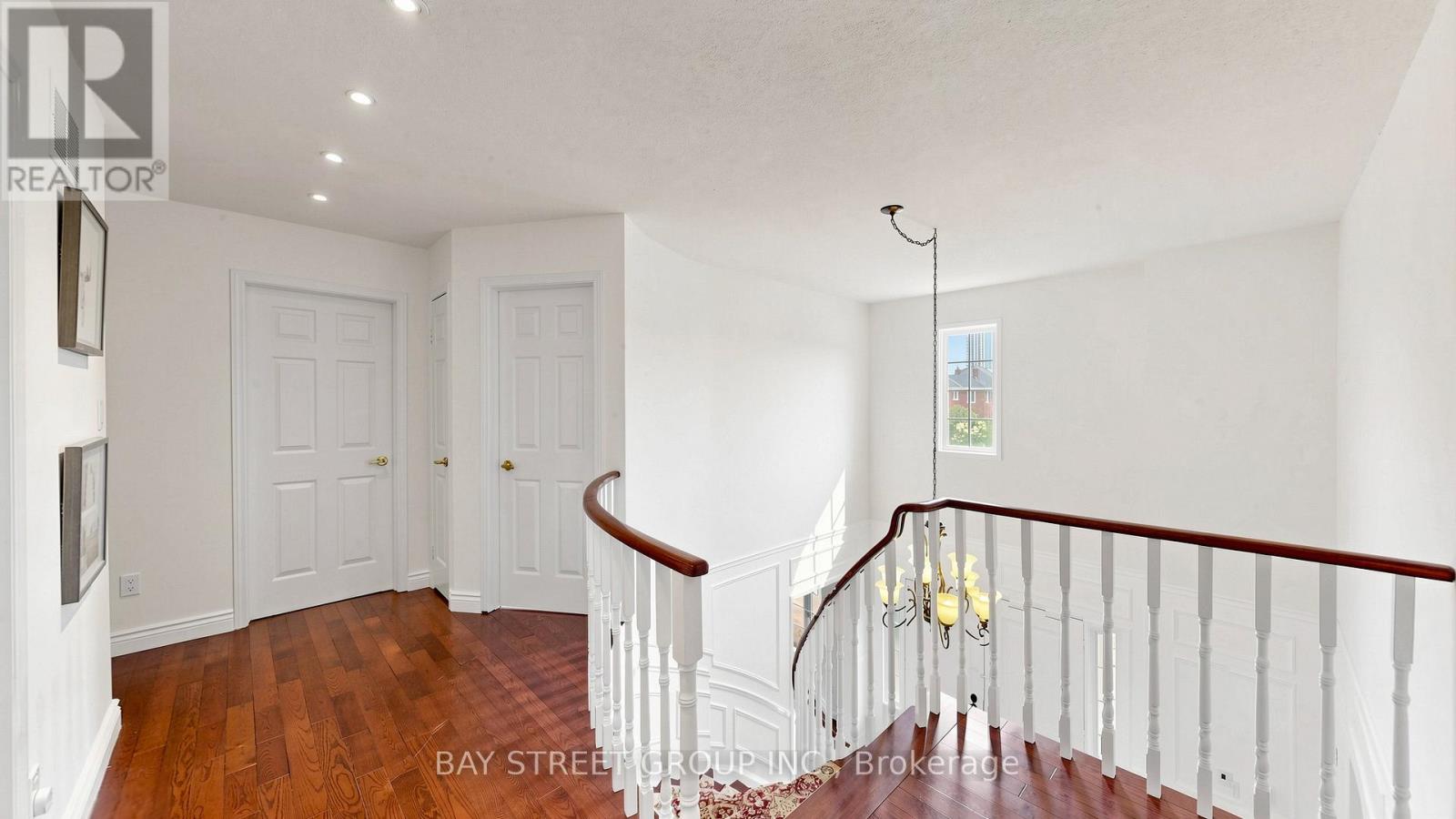 26 KEW GARDENS - 18