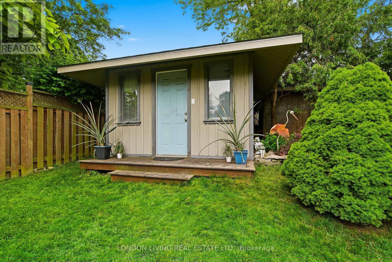 1400 STONEYBROOK CRESCENT - 41