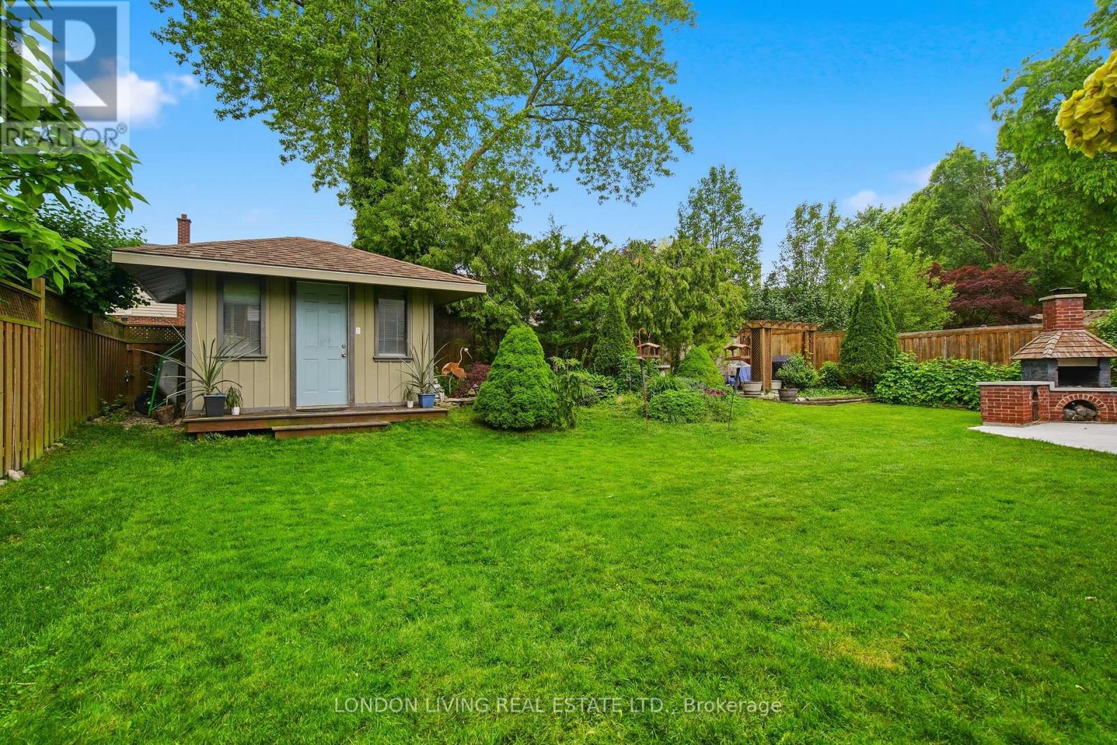 1400 STONEYBROOK CRESCENT - 40