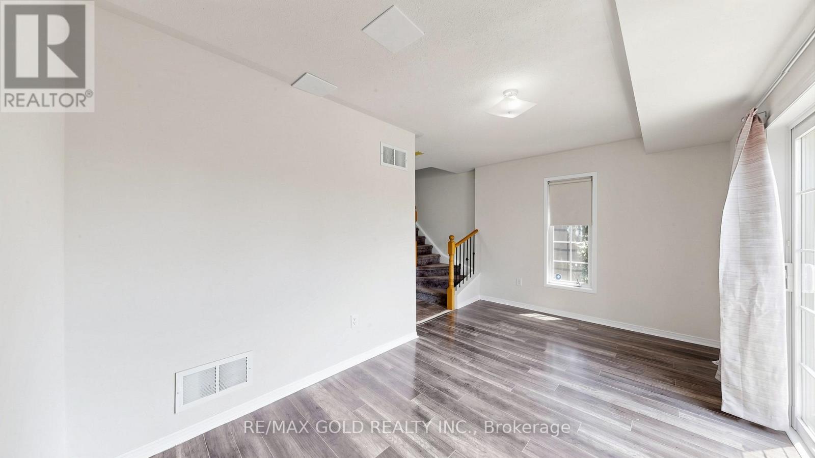 #182 4950 ALBINA WAY - 18