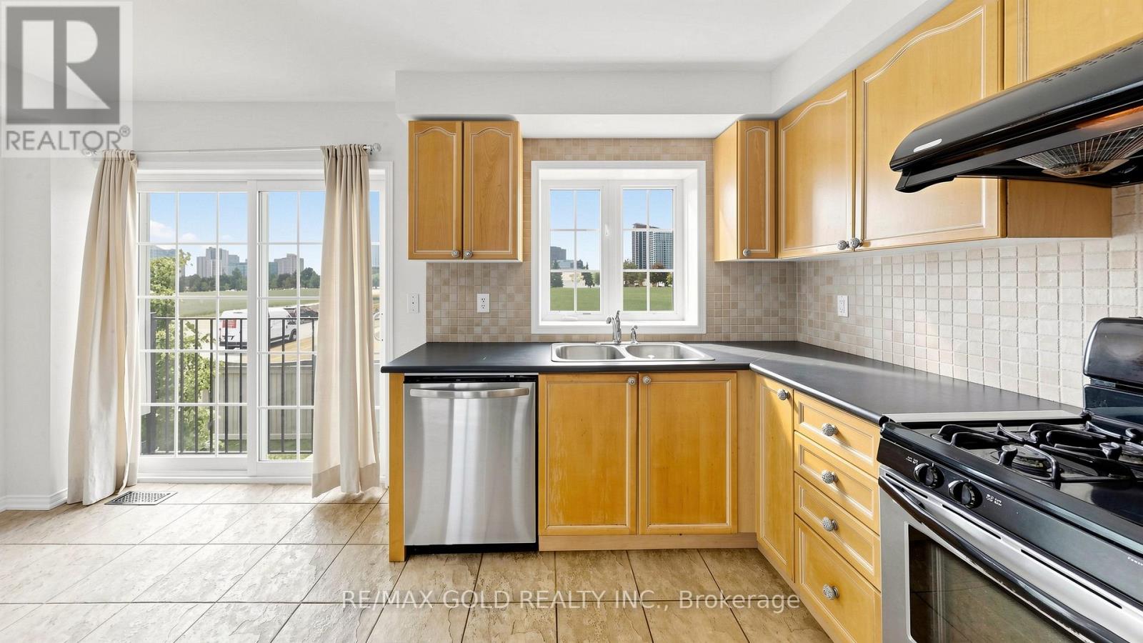 #182 4950 ALBINA WAY - 27