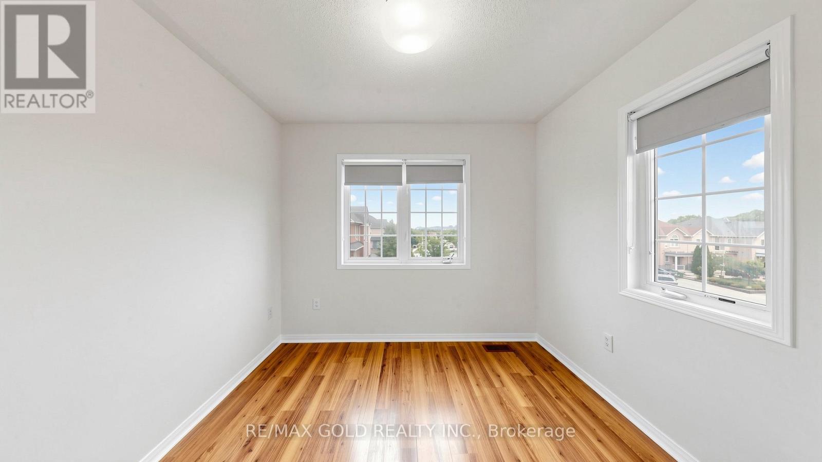 #182 4950 ALBINA WAY - 38
