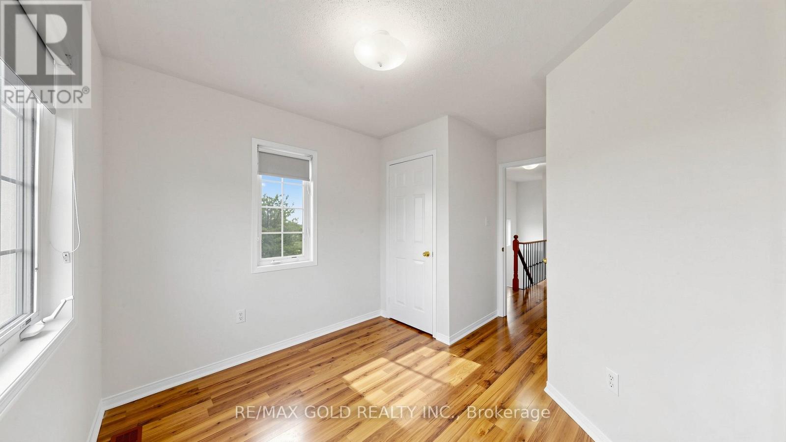 #182 4950 ALBINA WAY - 39