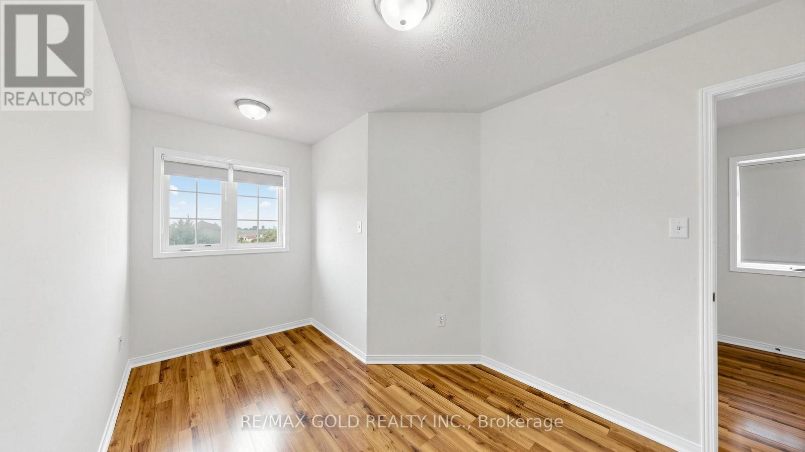 #182 4950 ALBINA WAY - 41