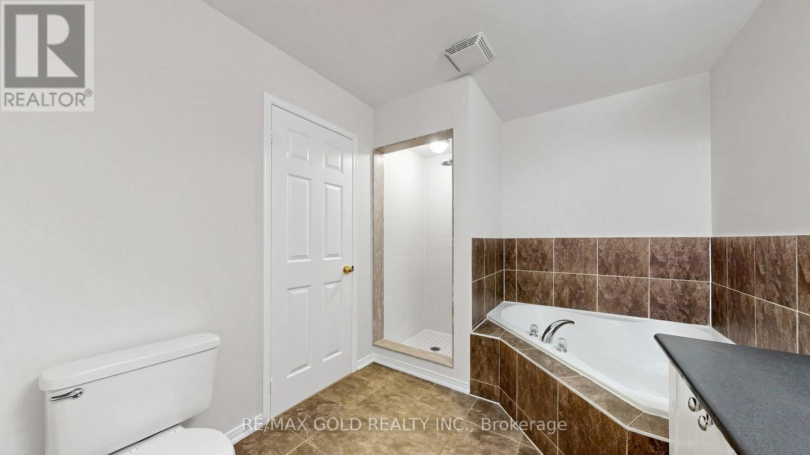 #182 4950 ALBINA WAY - 44