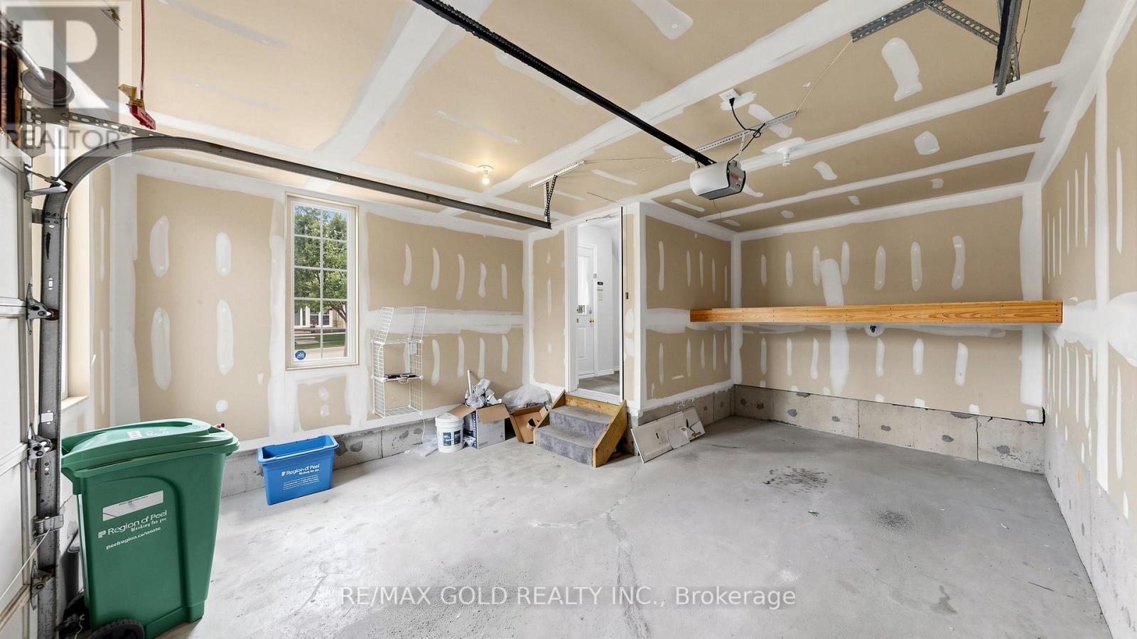 #182 4950 ALBINA WAY - 46