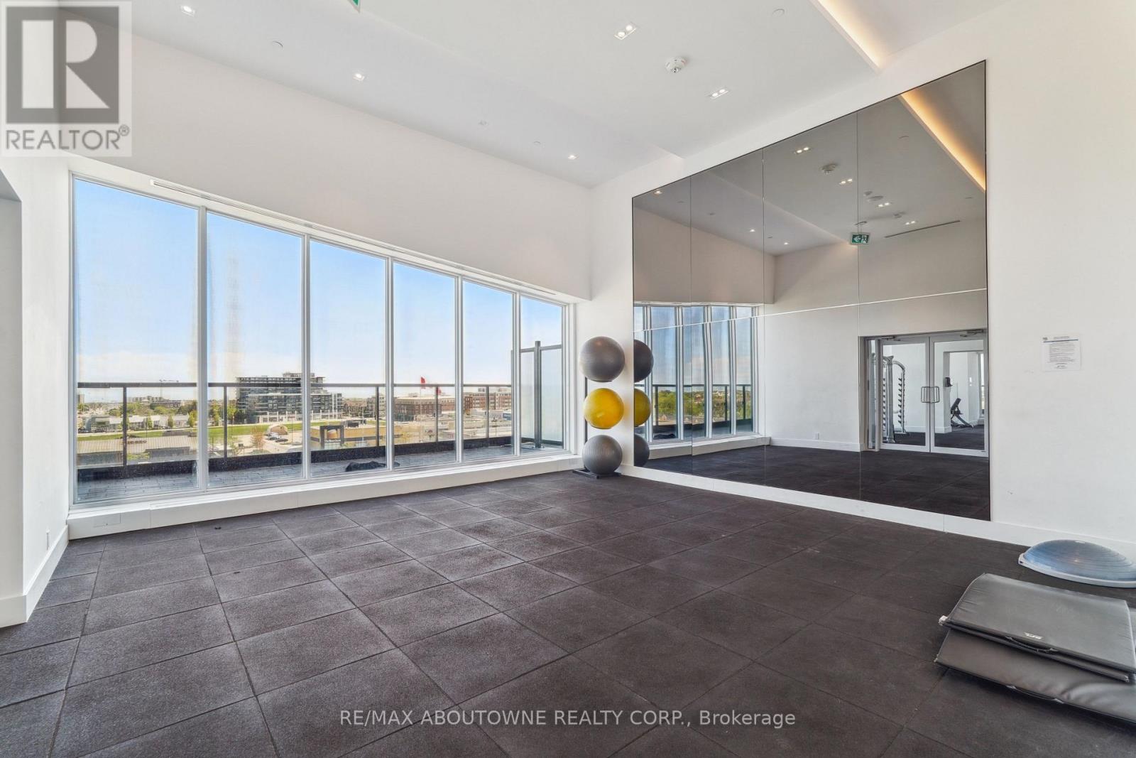 #1605 297 OAK WALK DRIVE - 23