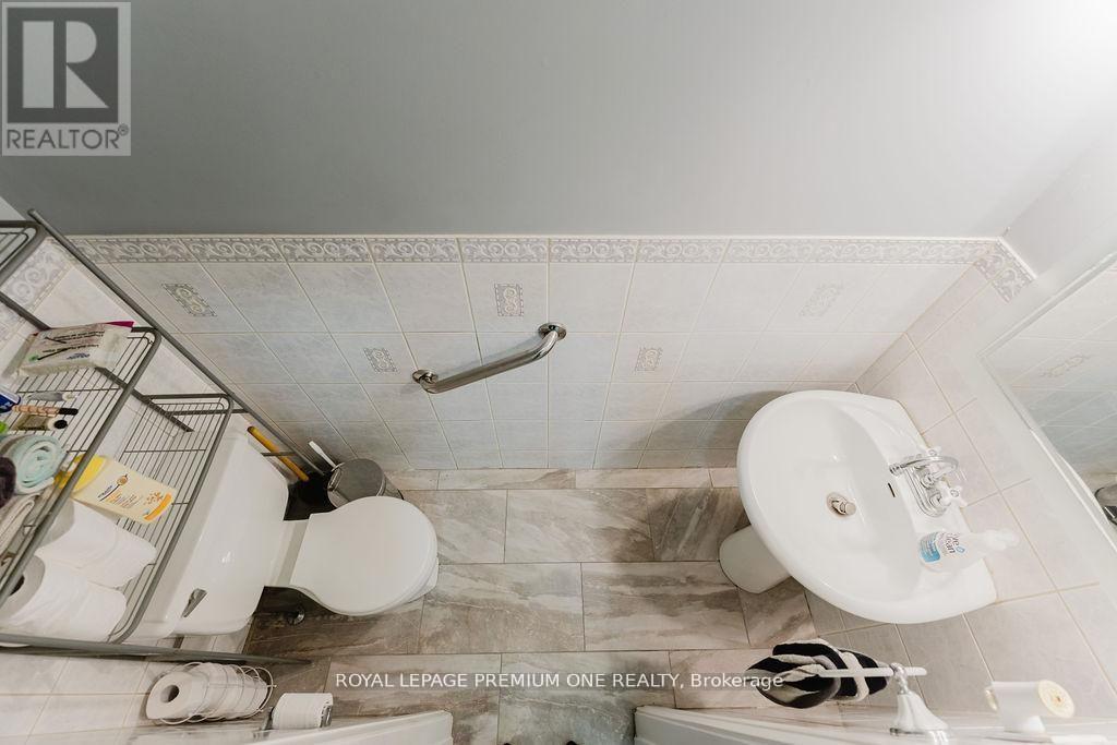 25 SIR LANCELOT COURT - Image 18