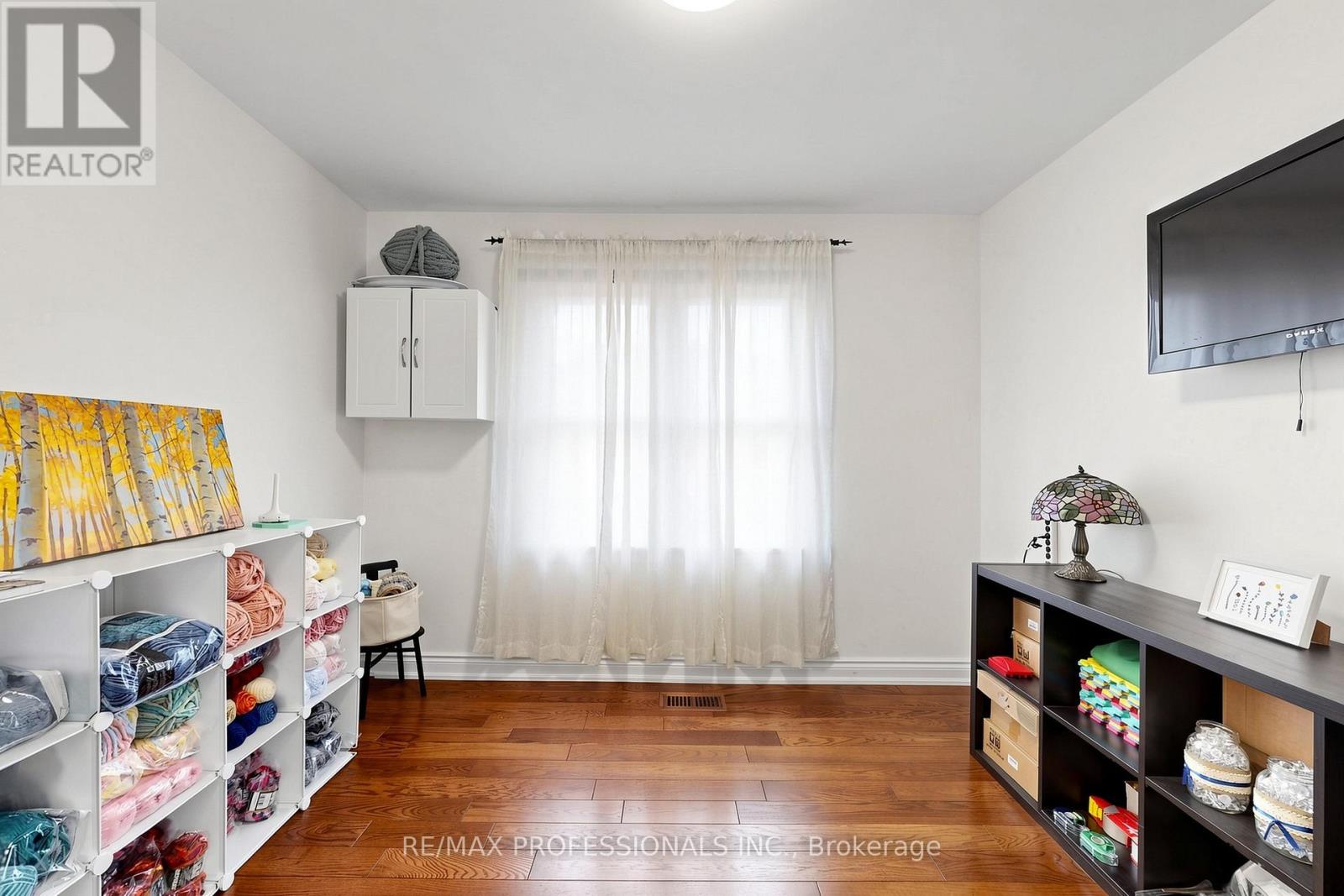 17 BARWELL CRESCENT - 14