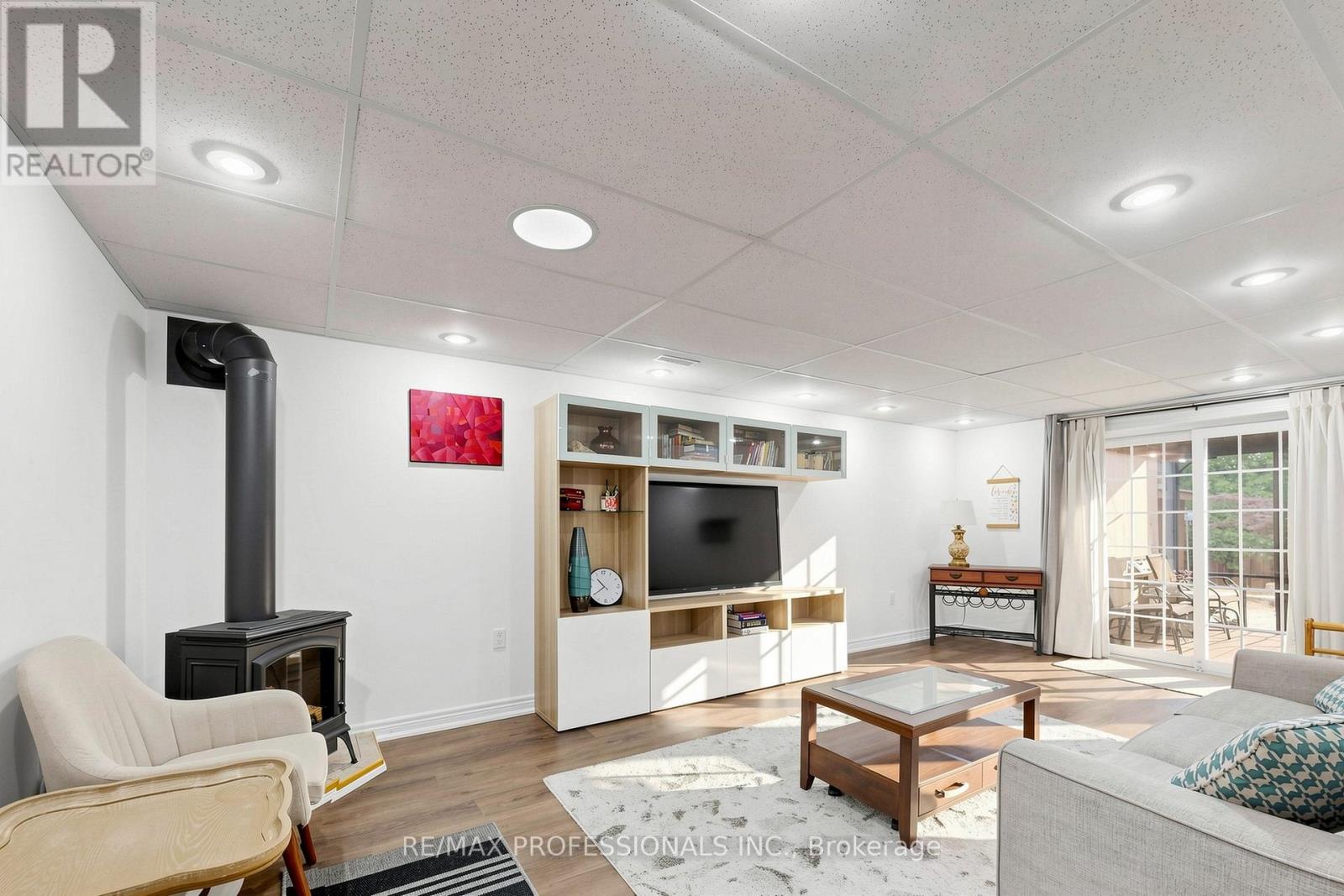 17 BARWELL CRESCENT - 19