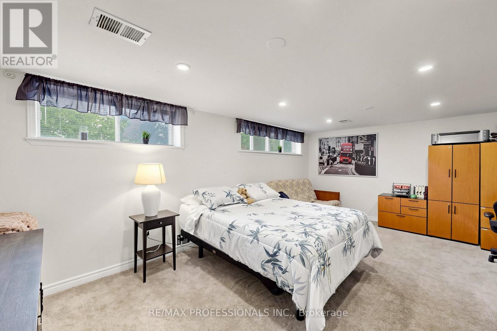 17 BARWELL CRESCENT - 21
