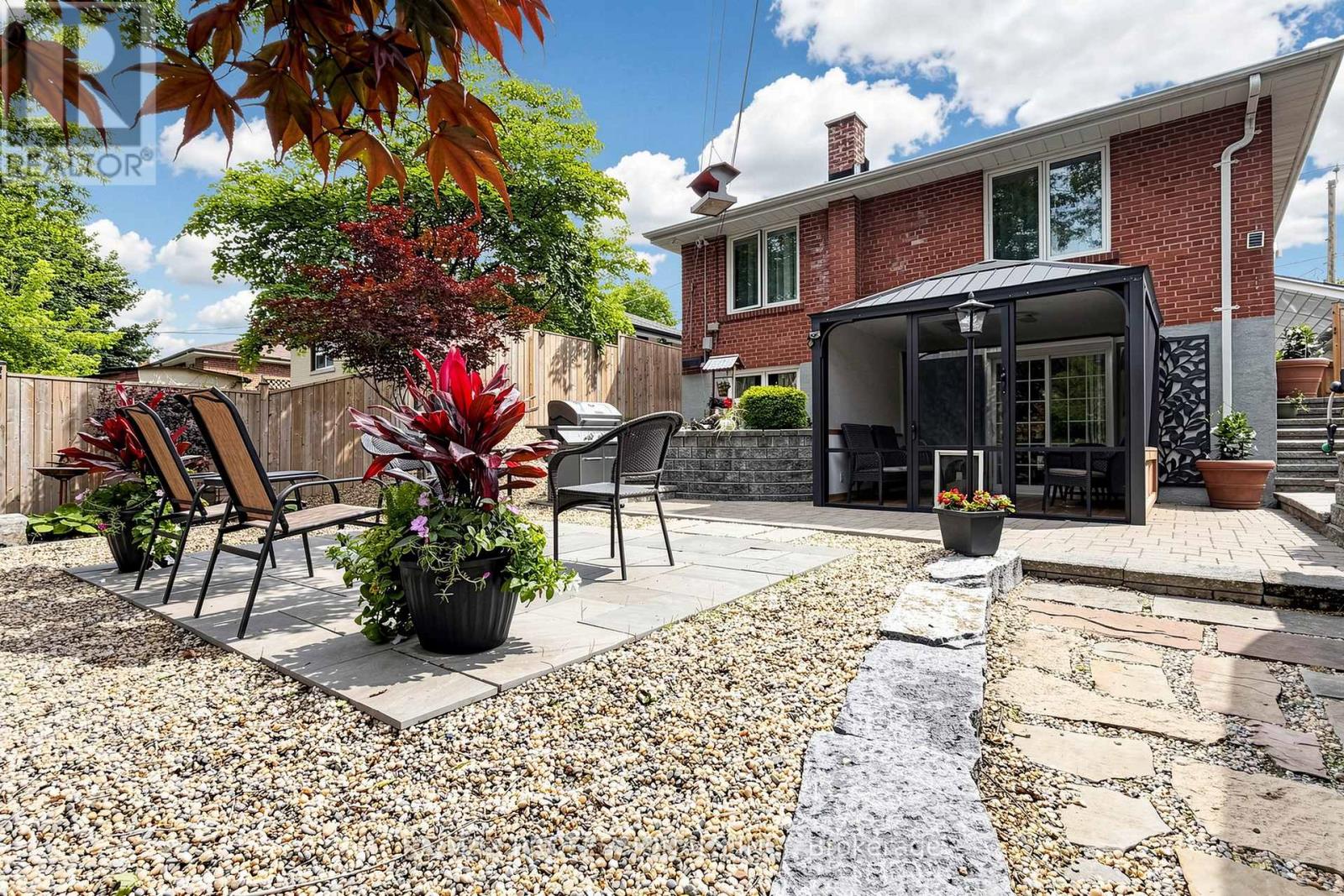 17 BARWELL CRESCENT - 24