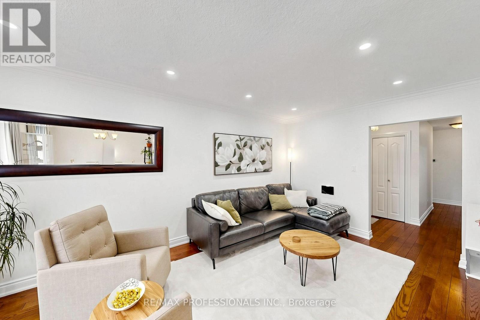 17 BARWELL CRESCENT - 3