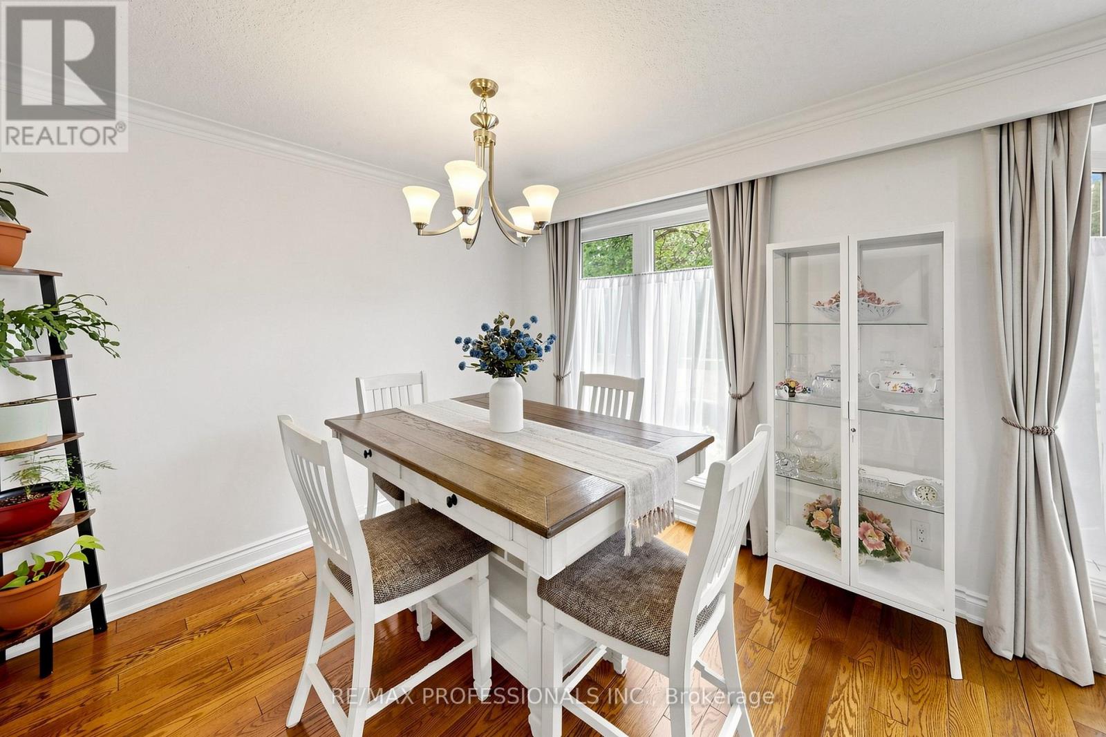 17 BARWELL CRESCENT - 8