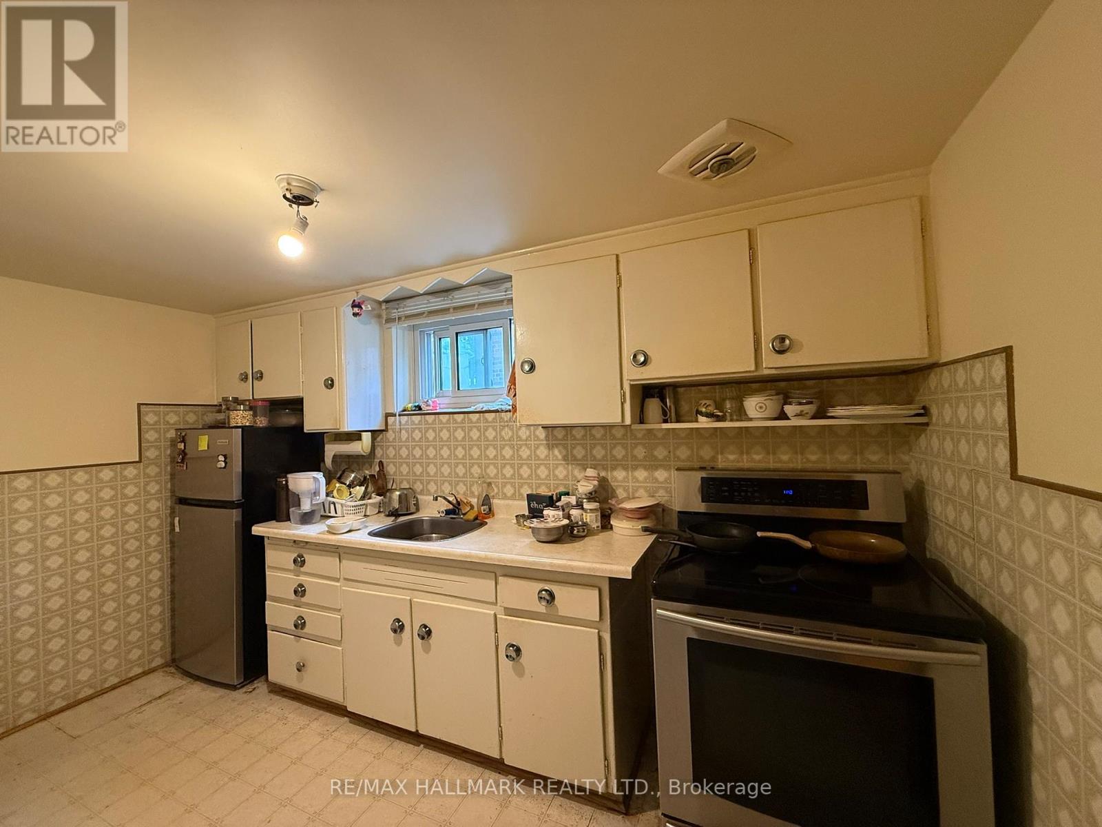 9 MACLEOD STREET - 26