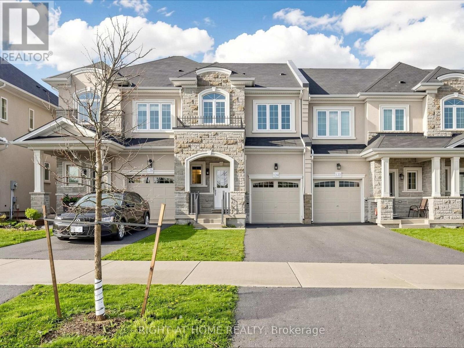 124 MOSAIC DRIVE - 1