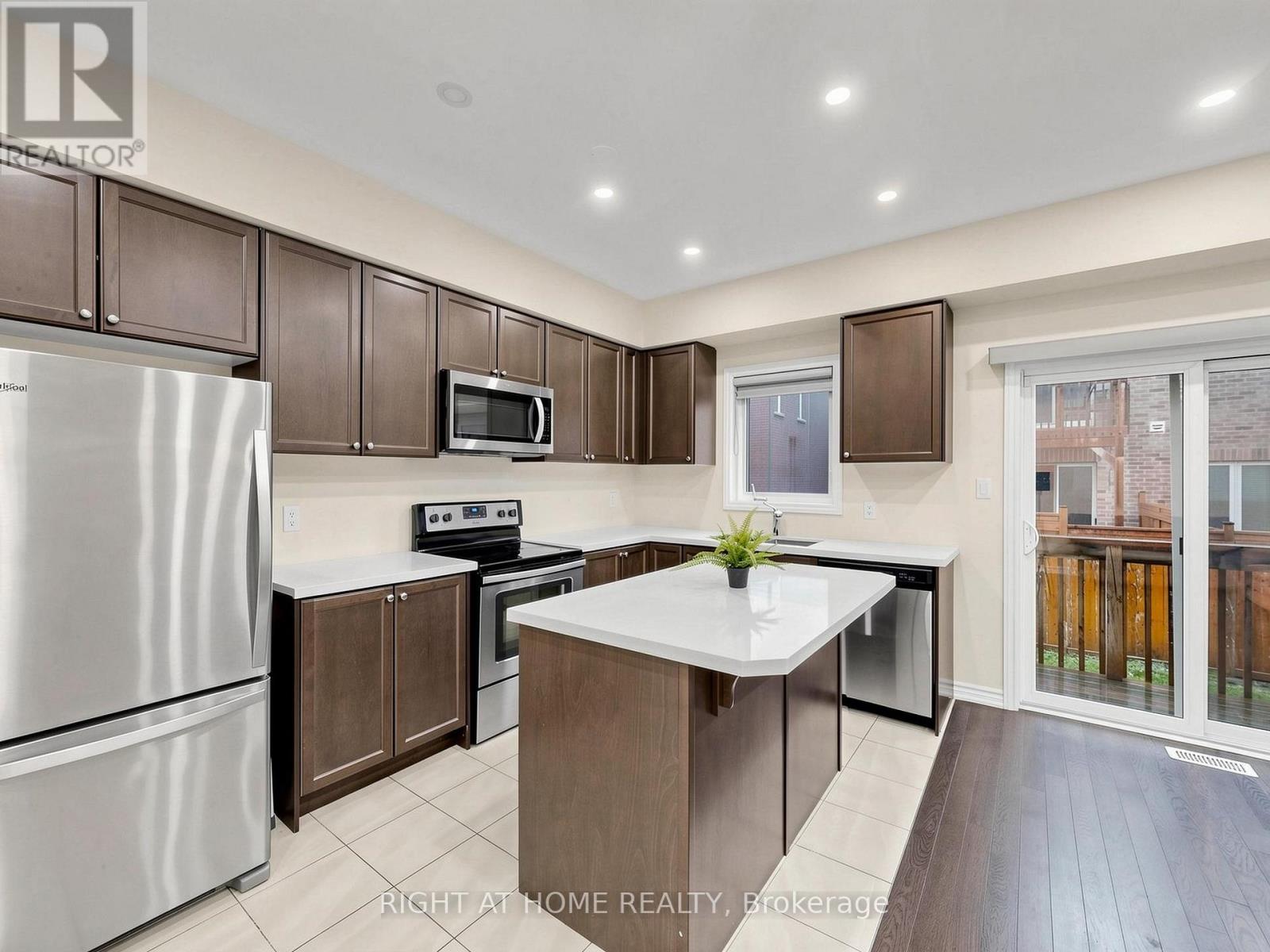124 MOSAIC DRIVE - 13