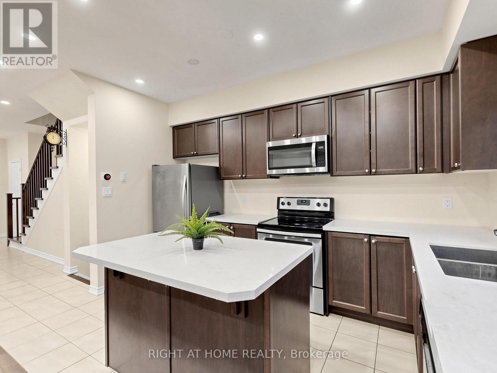 124 MOSAIC DRIVE - 14