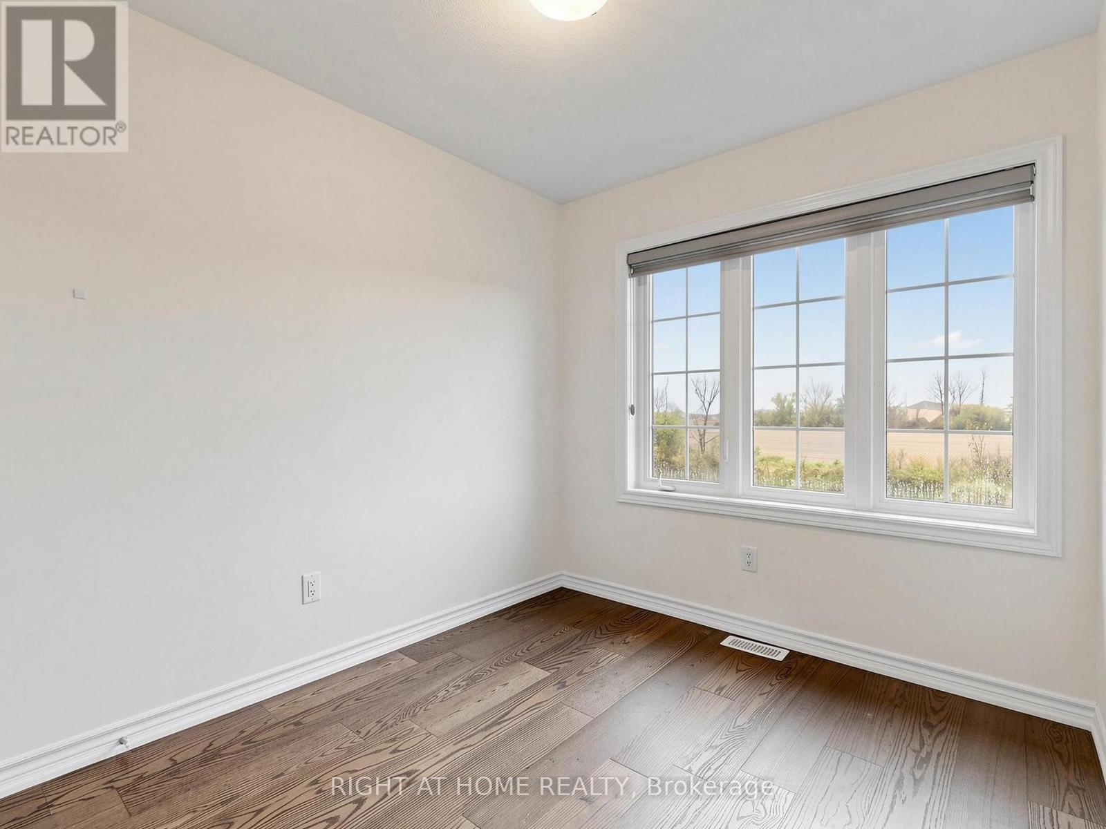 124 MOSAIC DRIVE - 25